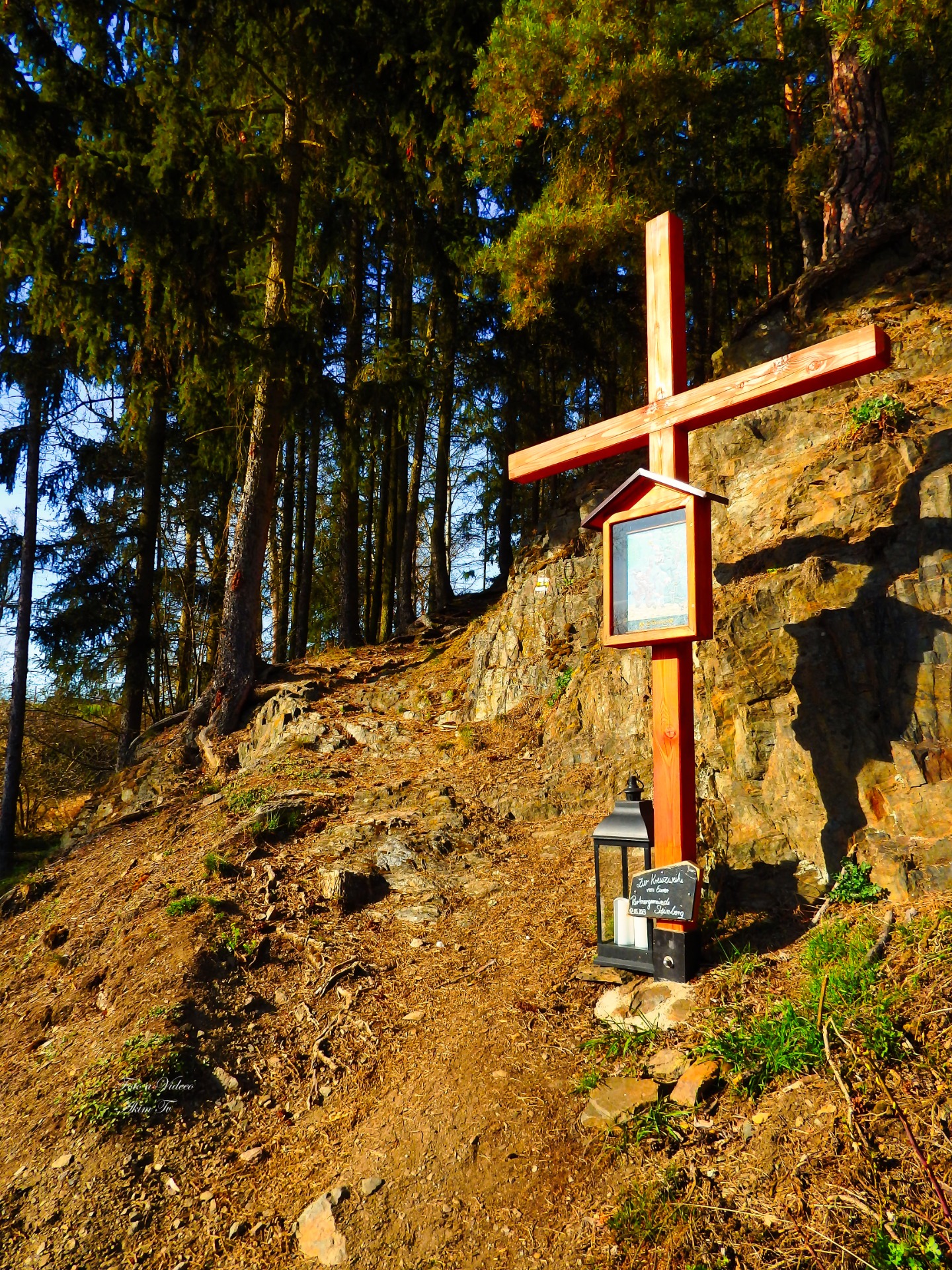 Kříž pod vyhlídkou - fotoavideoakimtv